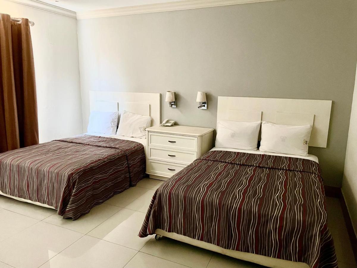 Hotel Grand Reyes مونتيري المظهر الخارجي الصورة