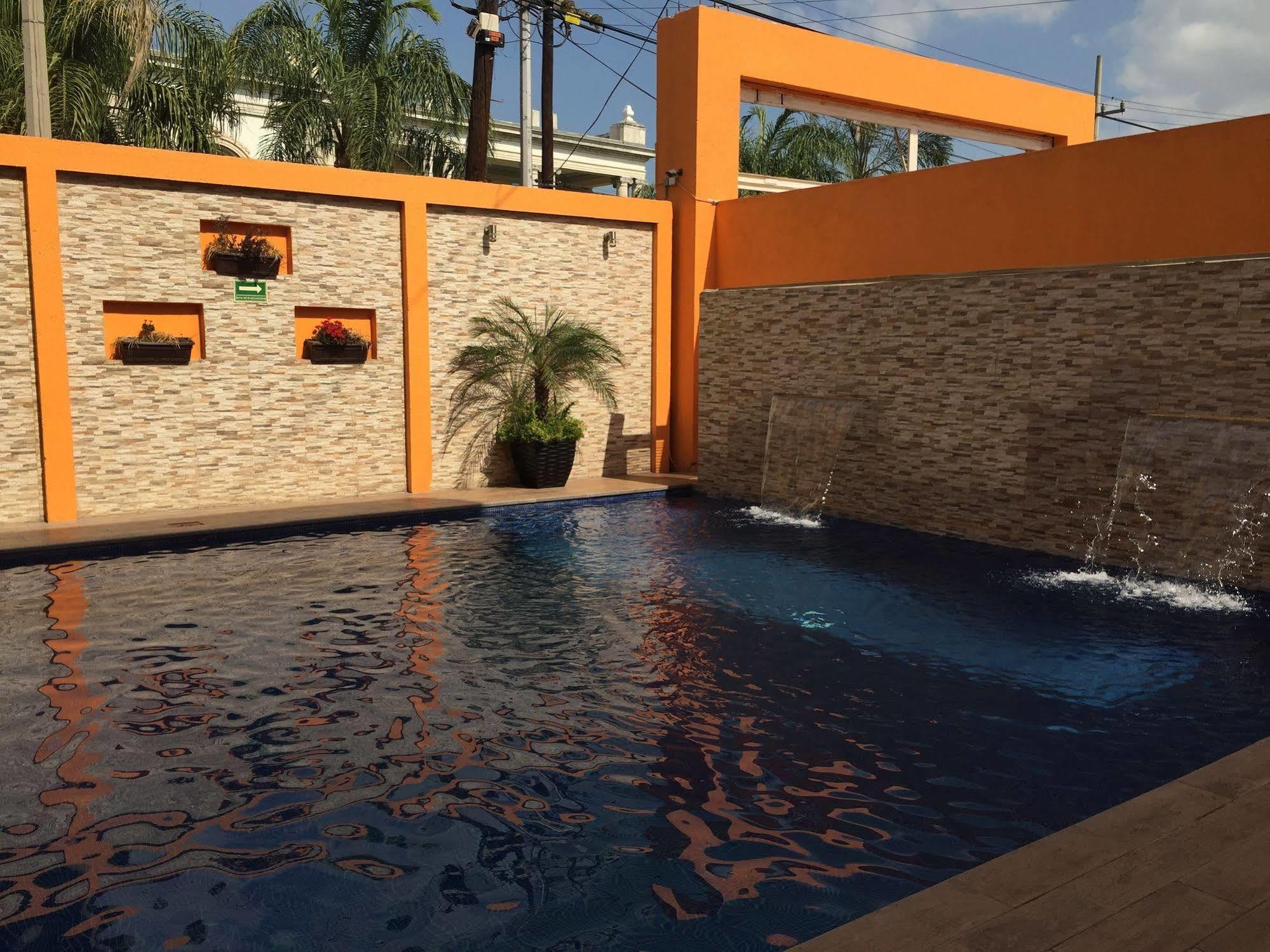 Hotel Grand Reyes مونتيري المظهر الخارجي الصورة